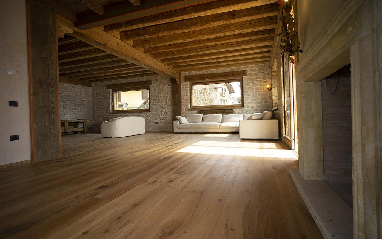 Floor in ancient Oak